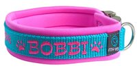 Bobbi wil haar nieuwe halsband showen! Bobbi wil haar nieuwe halsband showen!